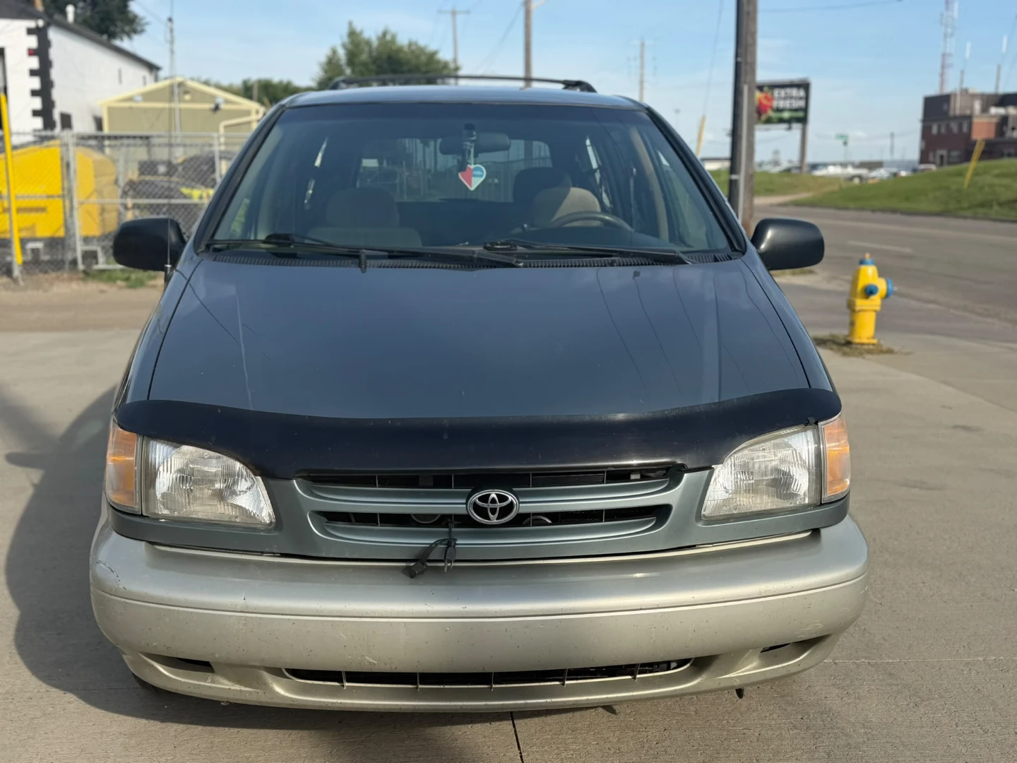 2000 Toyota Sienna — Low KMS! - photo 2