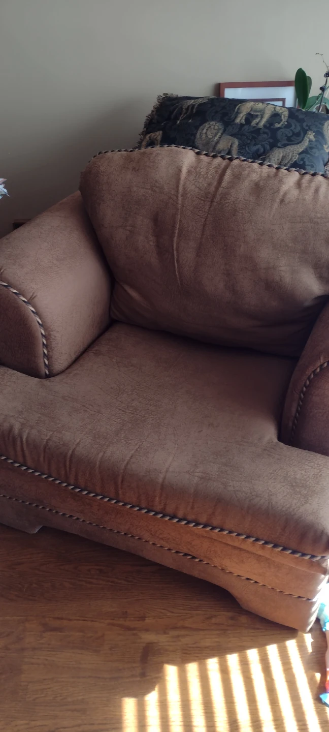 Couch,  loveseat,  chair set : FREE