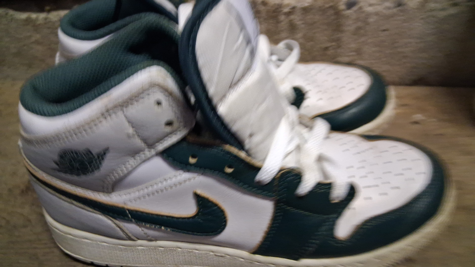Air Jordan 1 Mid White and Green - photo 2