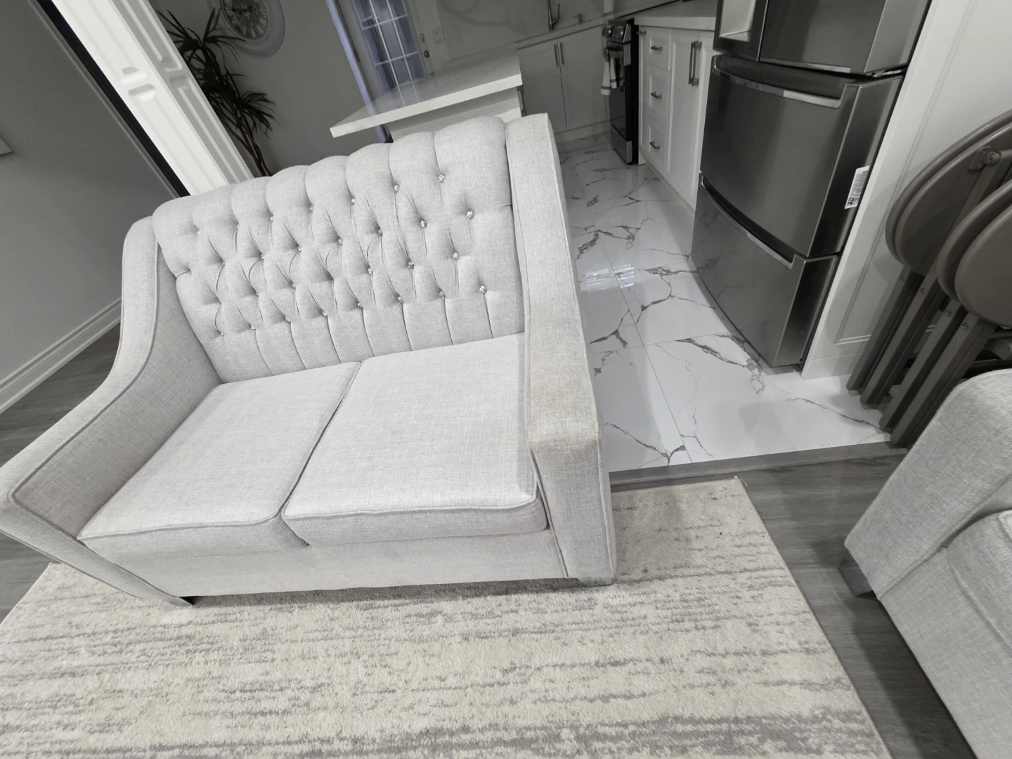 Light Grey Tufted Sofa - photo 2