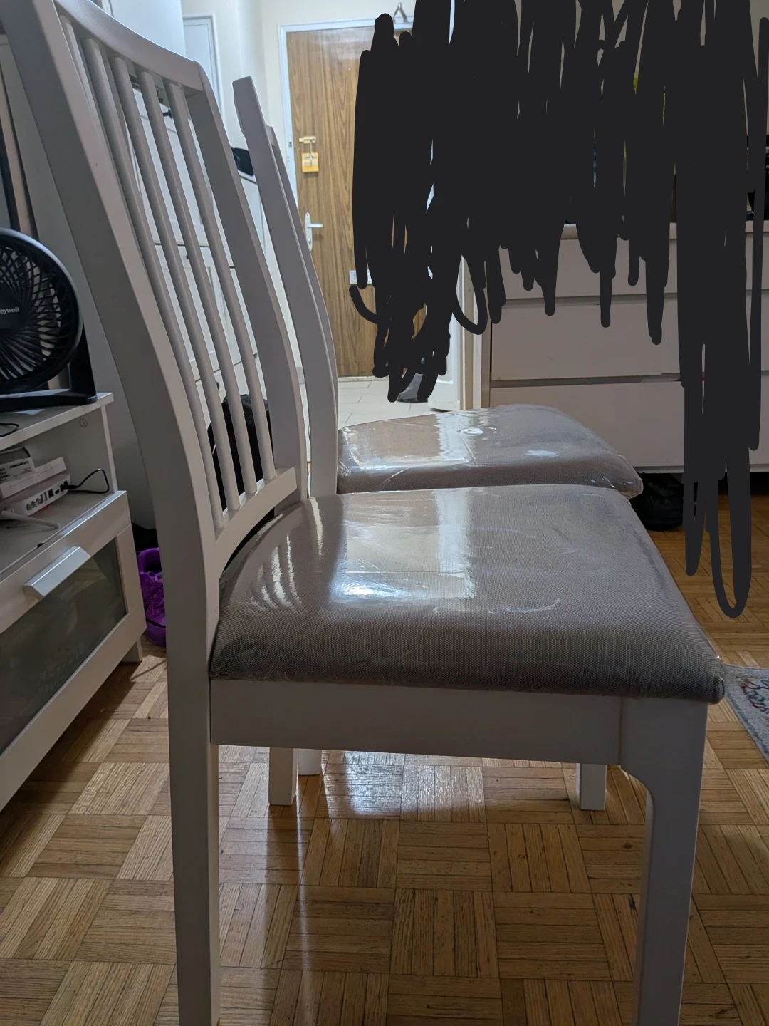 Set of two white dining chairs IKEA - photo 3