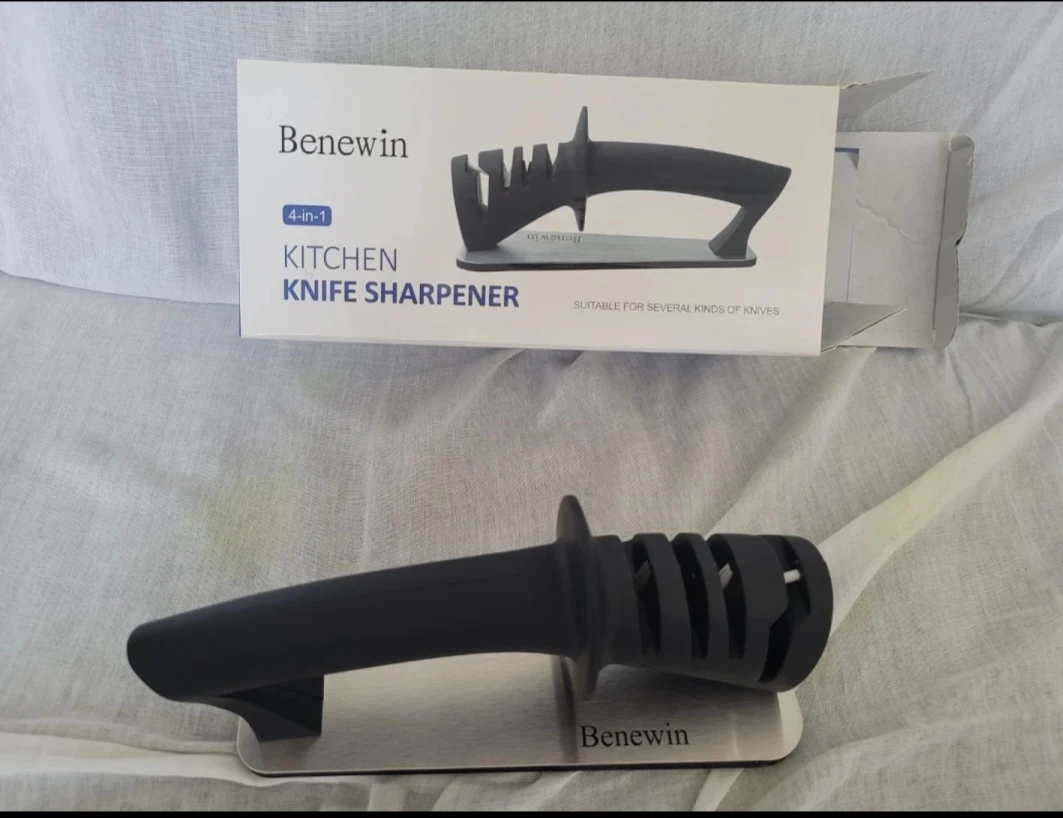 Benewin 4-in-1 Kitchen Knife Sharpener - photo 2