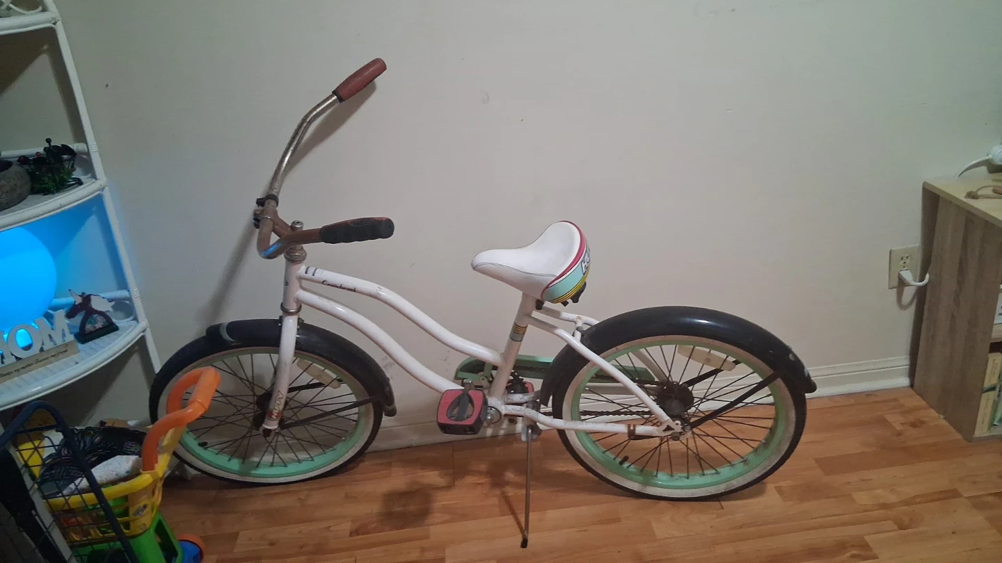 White Cruiser Bicycle