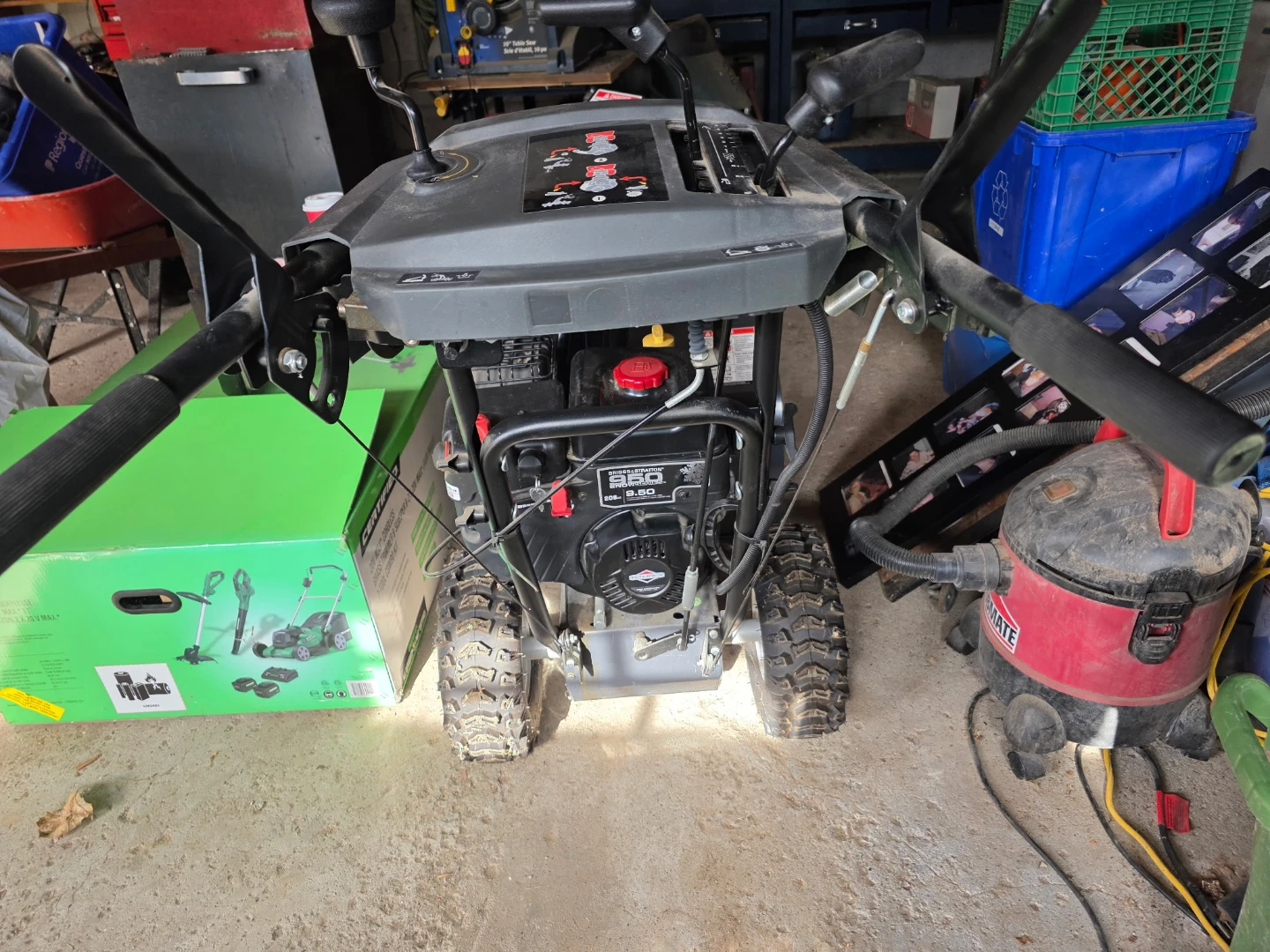 Briggs & Stratton S1024 Snowblower - photo 2