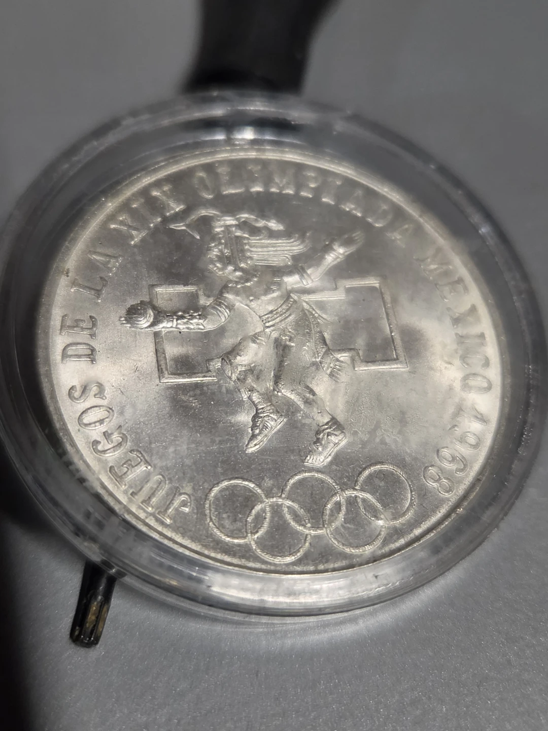 Silver 1968 Mexico 25 Pesos Olympic Coin - photo 3