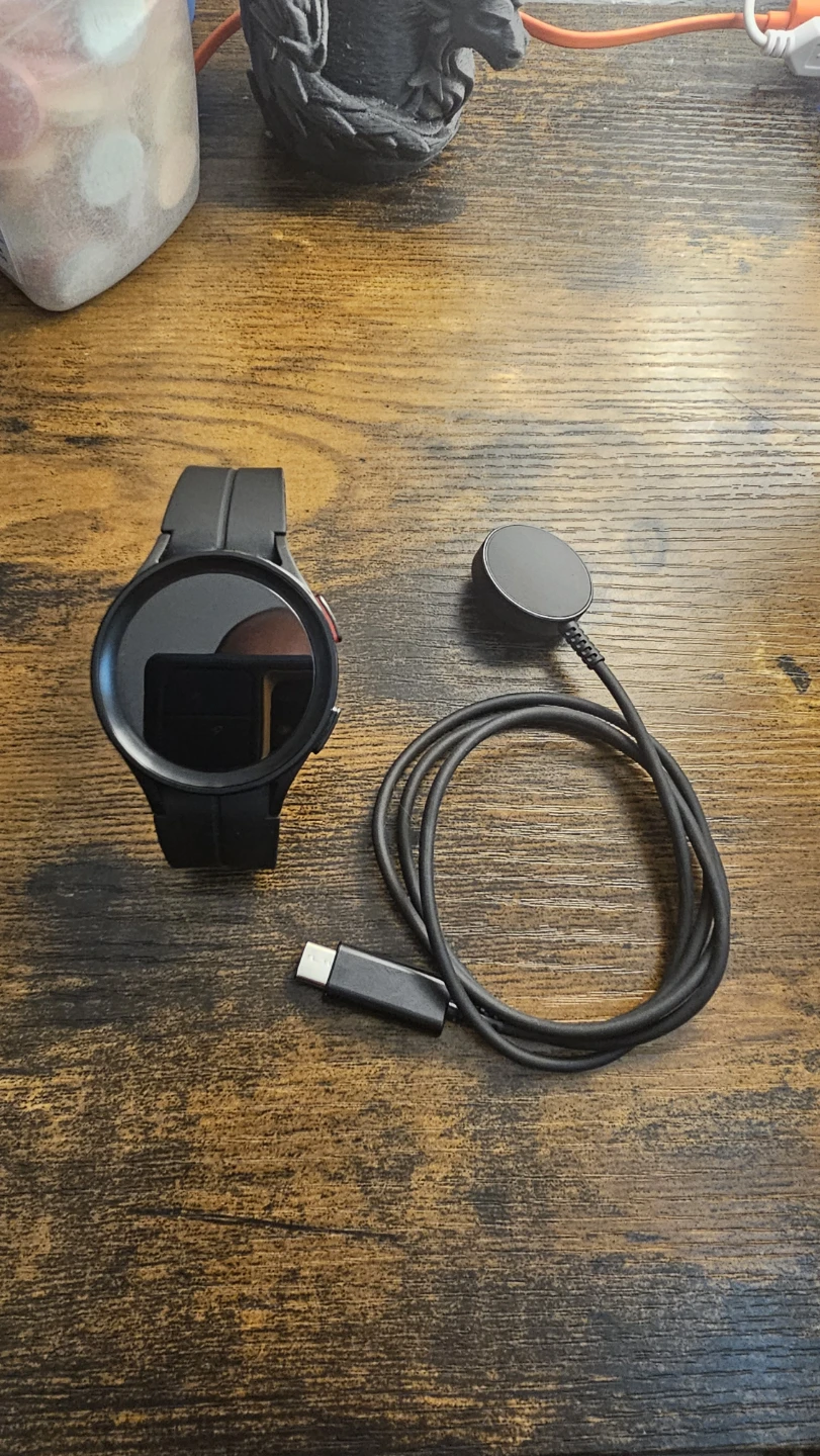 Samsung Galaxy Watch5 Pro + Wireless Charger Duo - Virtually New - photo 2