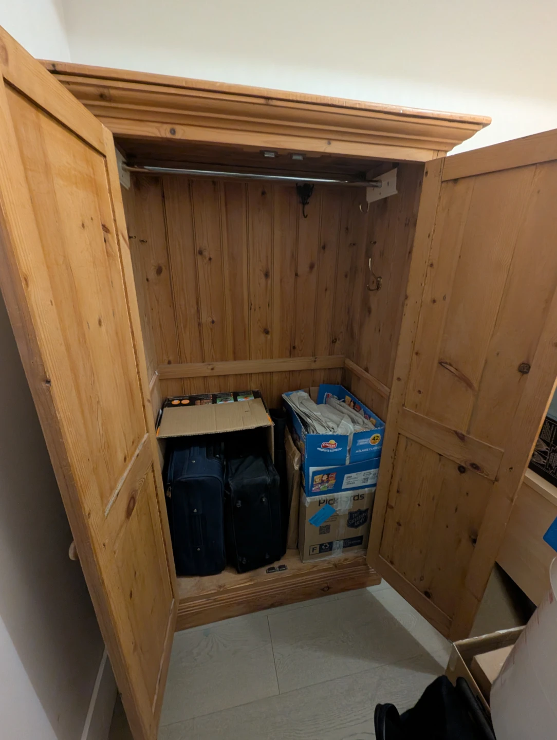 Wardrobe wooden - photo 2