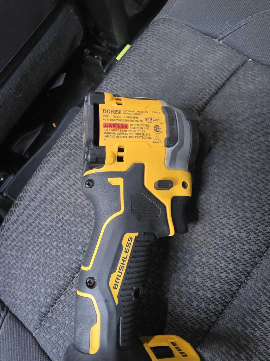 DEWALT 20V Max Brushless Impact Driver DCF850 - photo 3