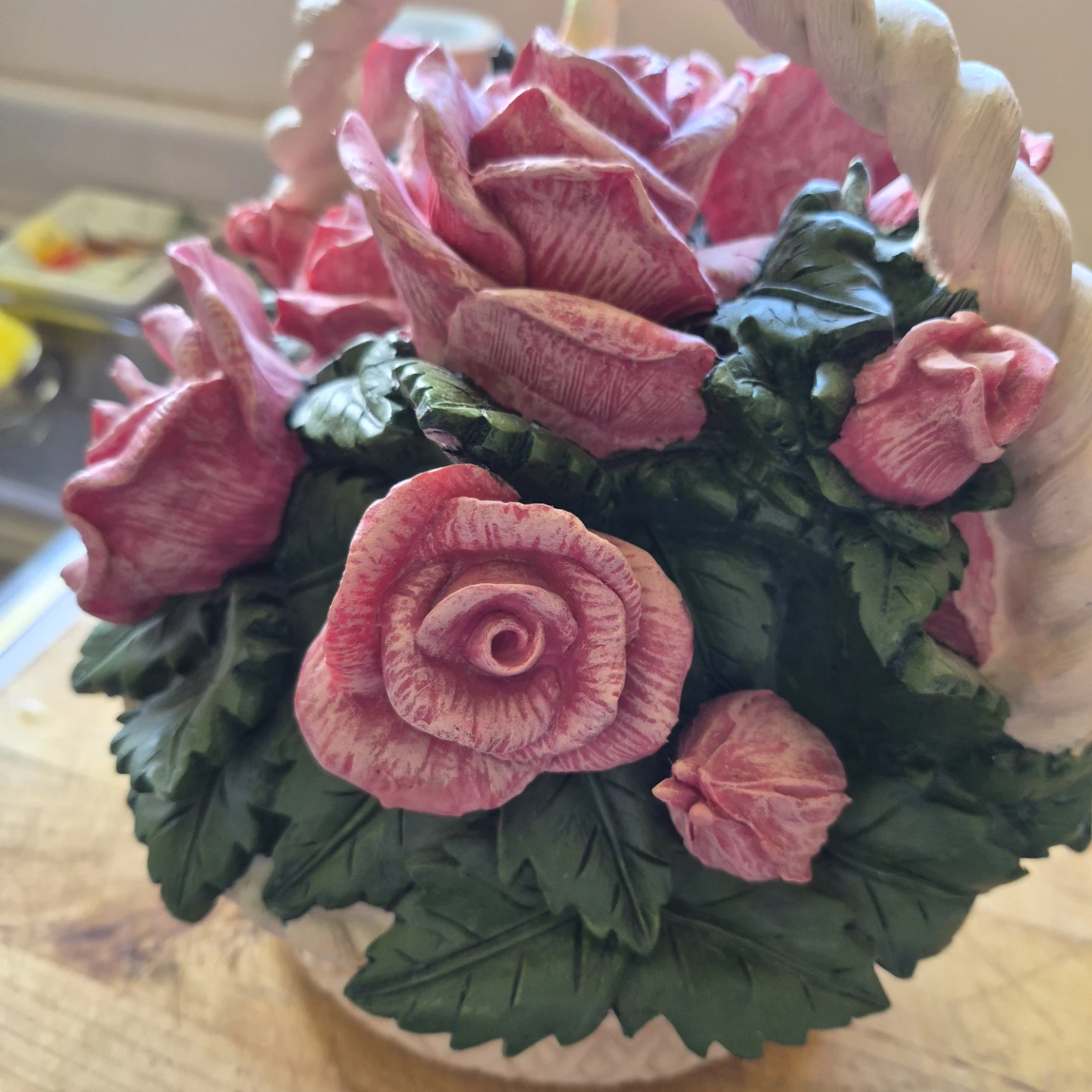 Rose Basket Music Box with Hummingbird - photo 2