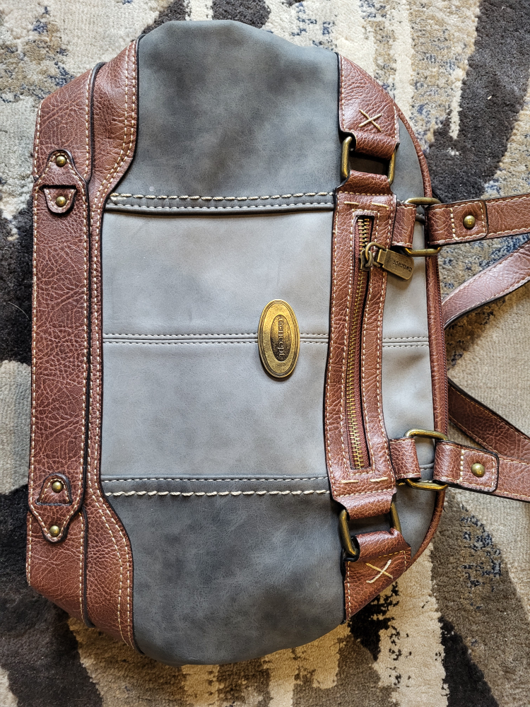 Concept shoulder bag