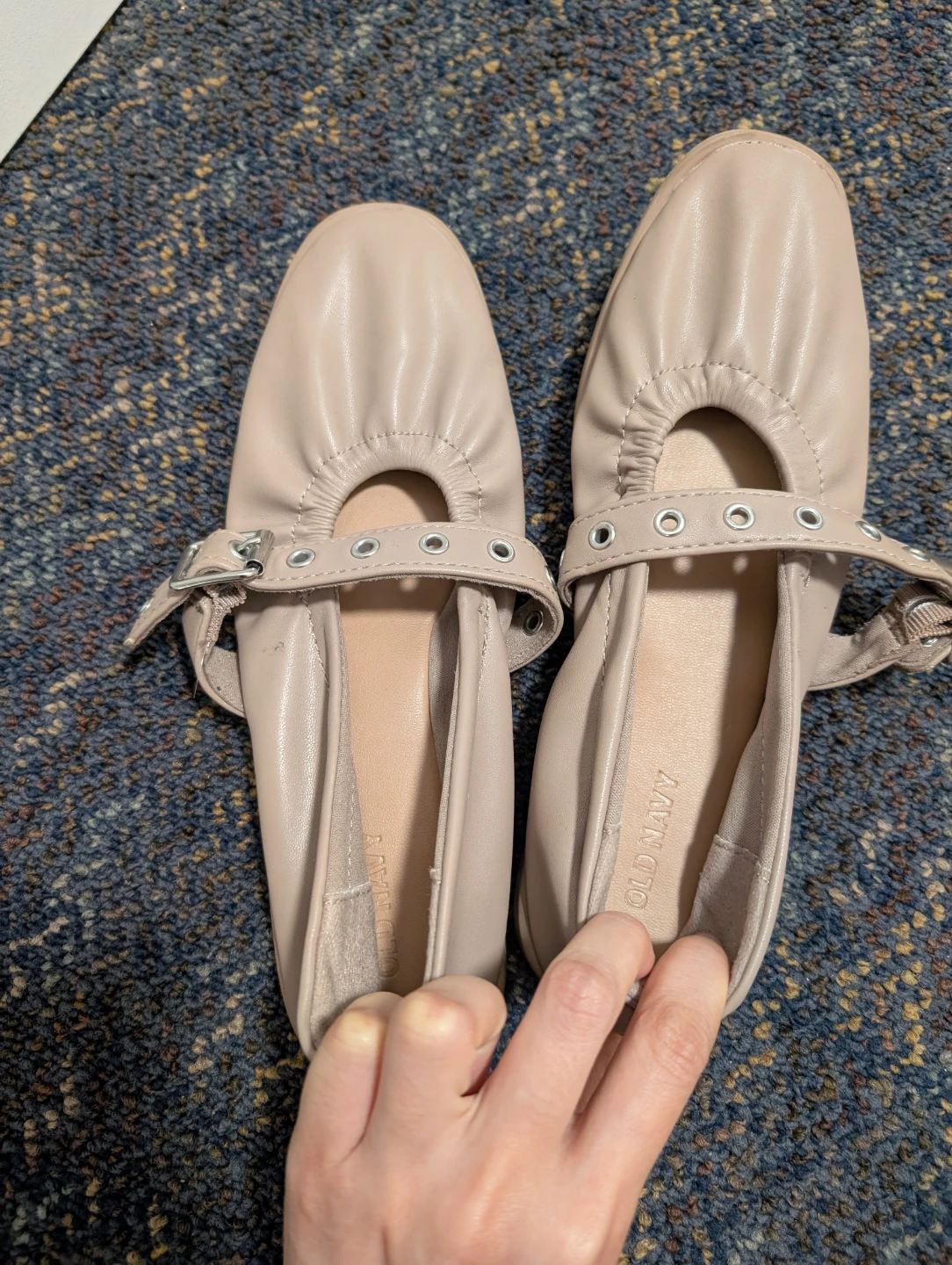 Old Navy Women's Faux-Leather Mary-Jane Scrunch Ballet Flats - photo 2