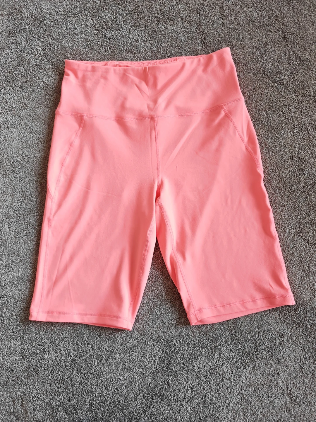 Women's shorts size L
