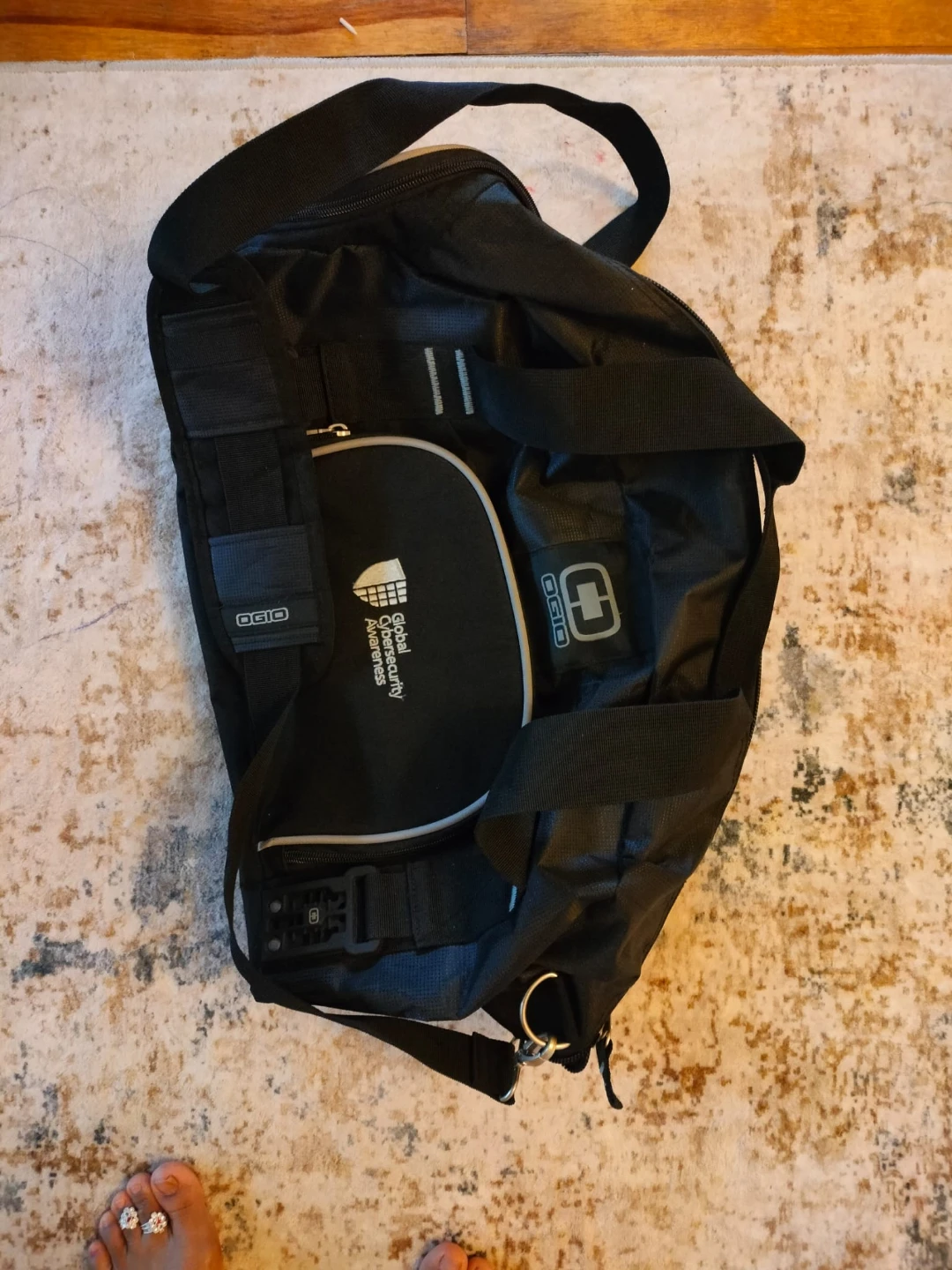 Multi-Use Duffle & Gym Bags – OGIO, Giordano, Aristocrat