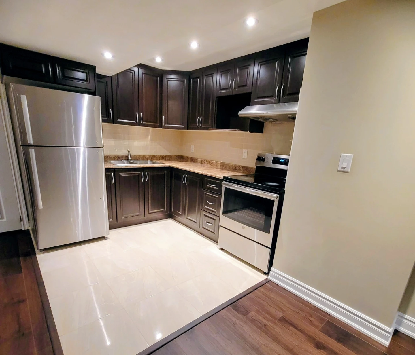 2 bedroom basement apartment in Box Grove, Markham - photo 2