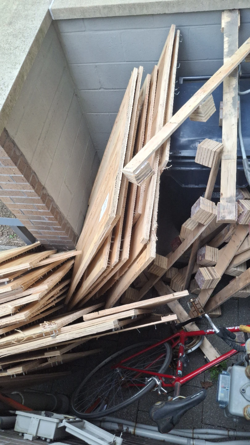 Wood from 5 shipping crates 🏈