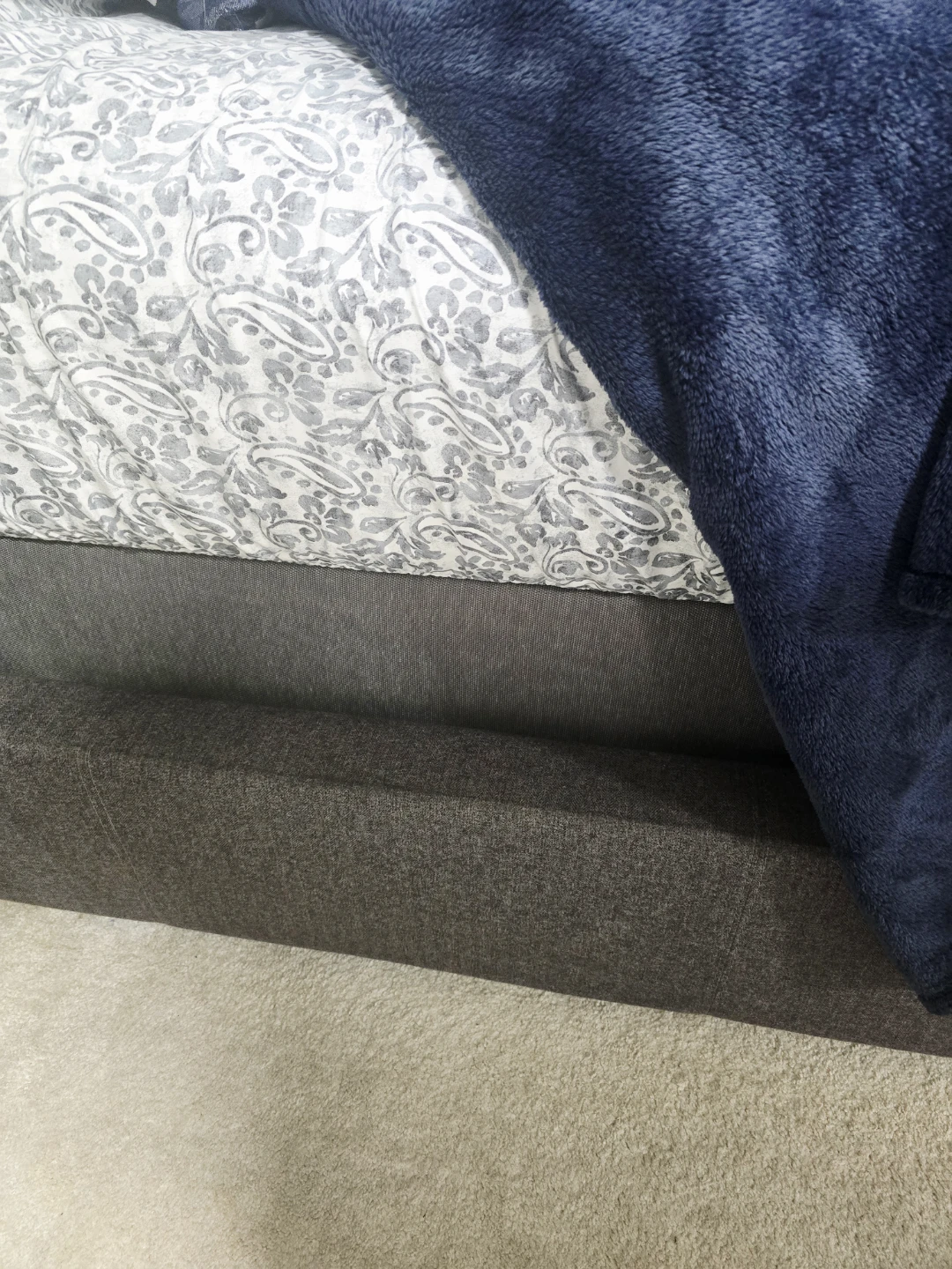 Queen size Grey Upholstered Tufted Bed Frame with matching bench - photo 3