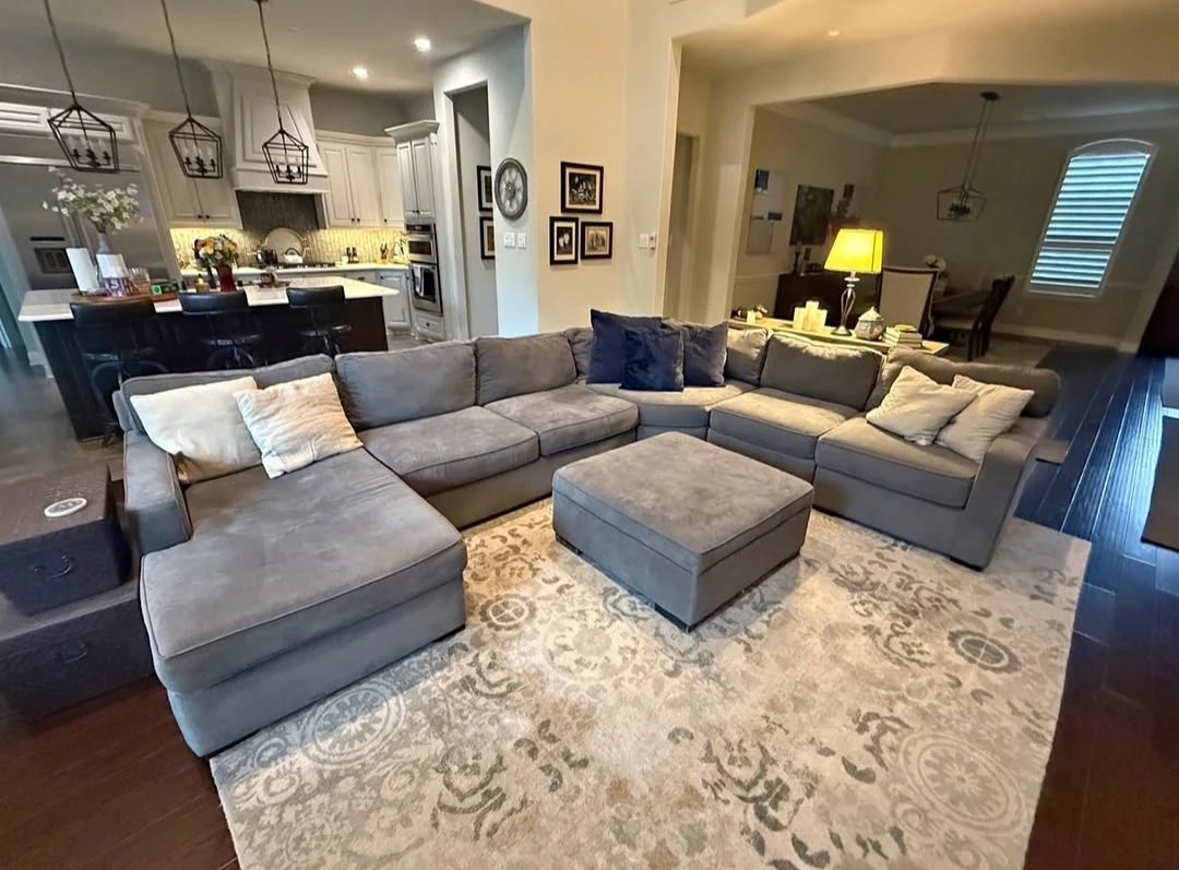 Sectional couch - photo 3