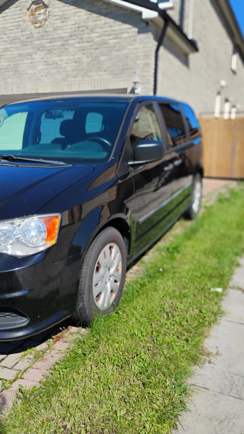 Dodge Grand Caravan Black - photo 3