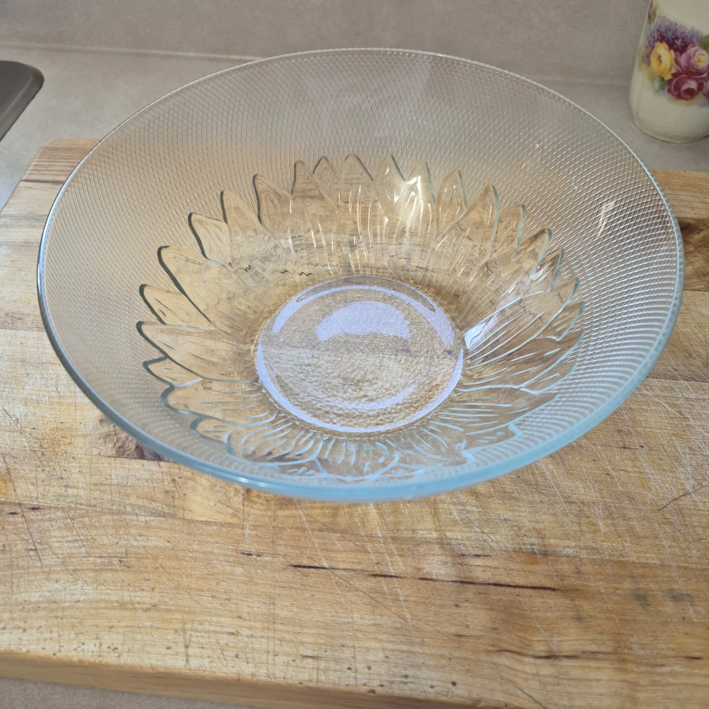 Vintage 1950's Sunfllower Glass Serving Bowl