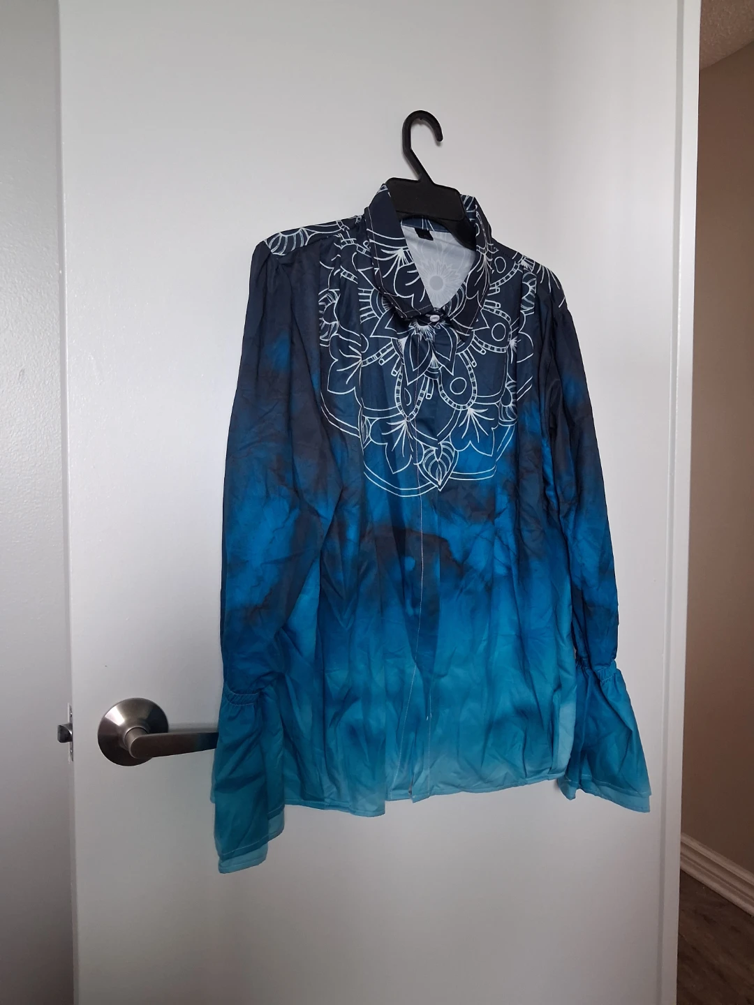 Blue and White Mandala Print Long-Sleeve Shirt XL