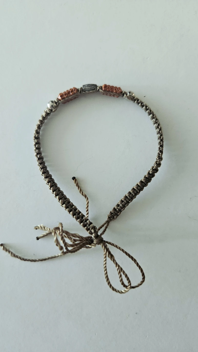 Olive green macrame bracelet with beads 🏈 - photo 2