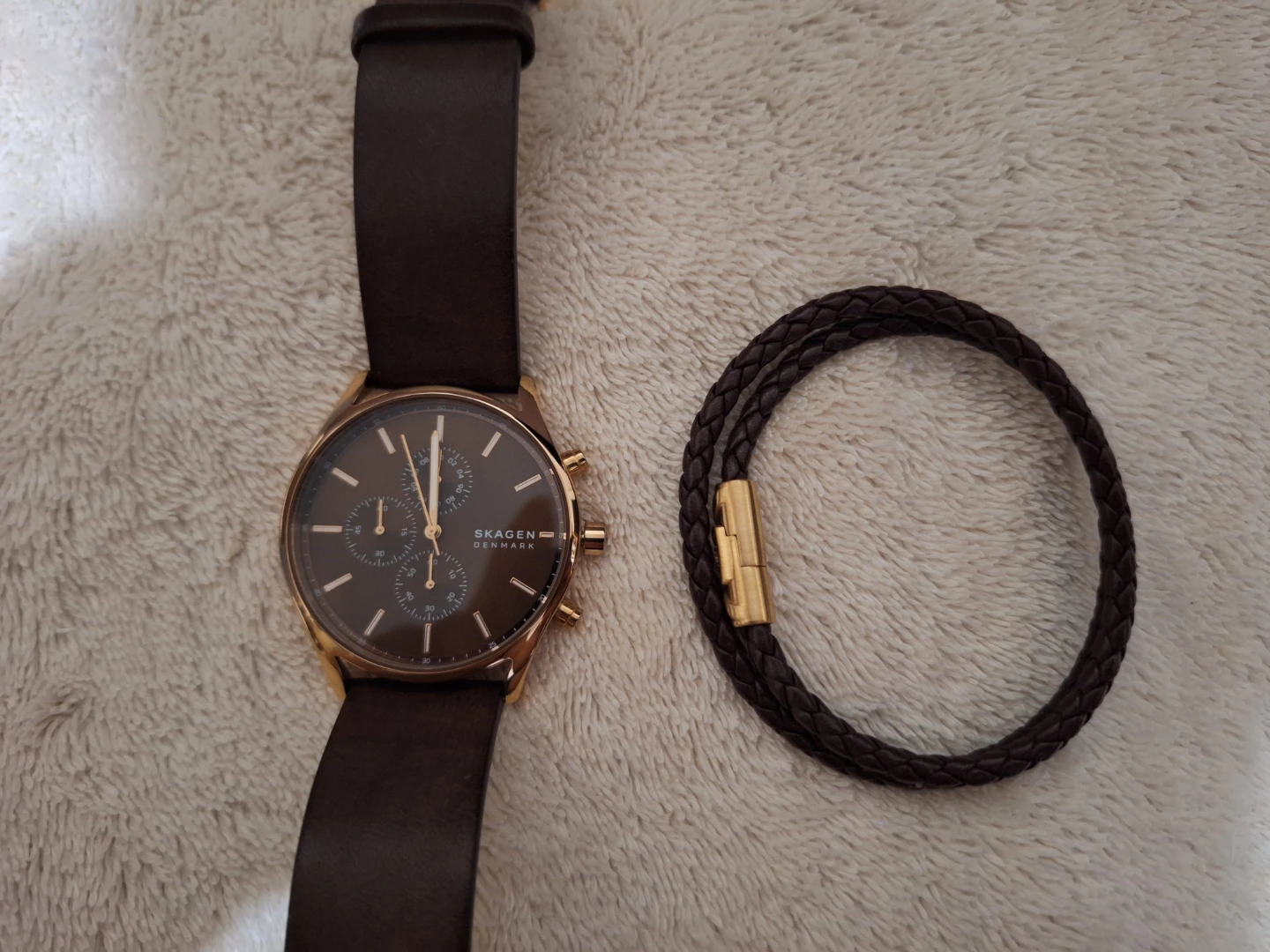 Mens skagen denmark watch Rose gold/ burgundy