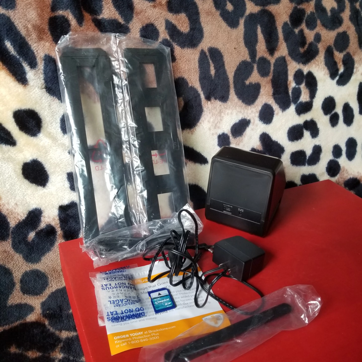 Brookstone iConvert Slide and Negative Scanner - photo 4
