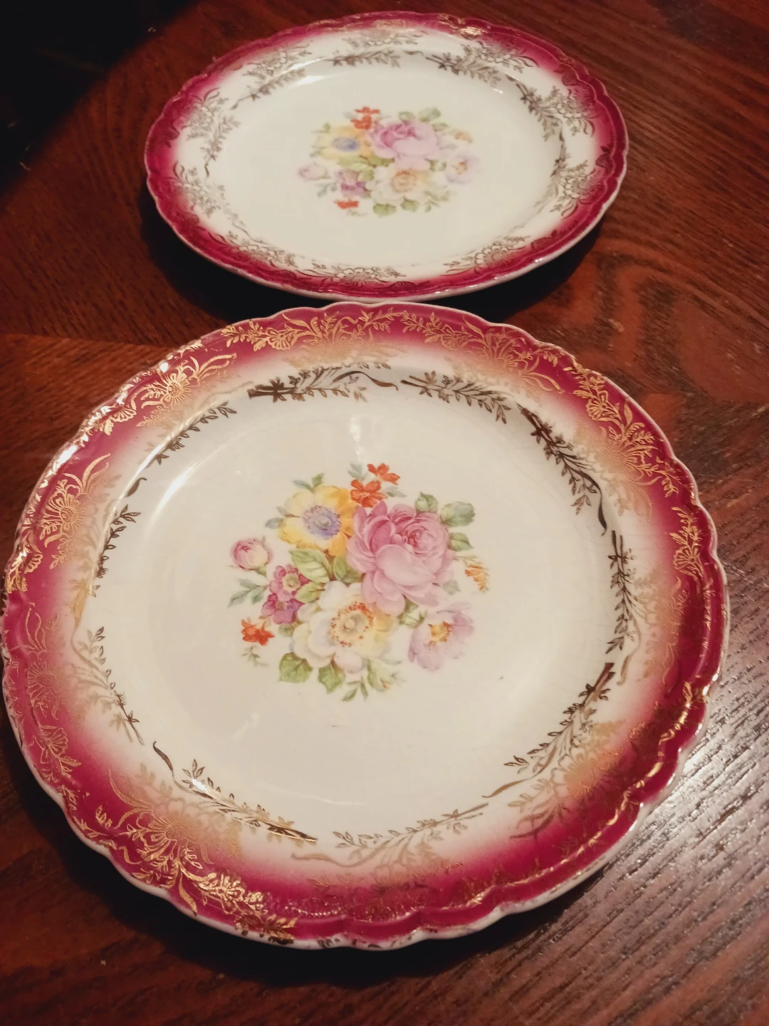 Two 22K Gold Warranted Royal China Maderia Plates - photo 3