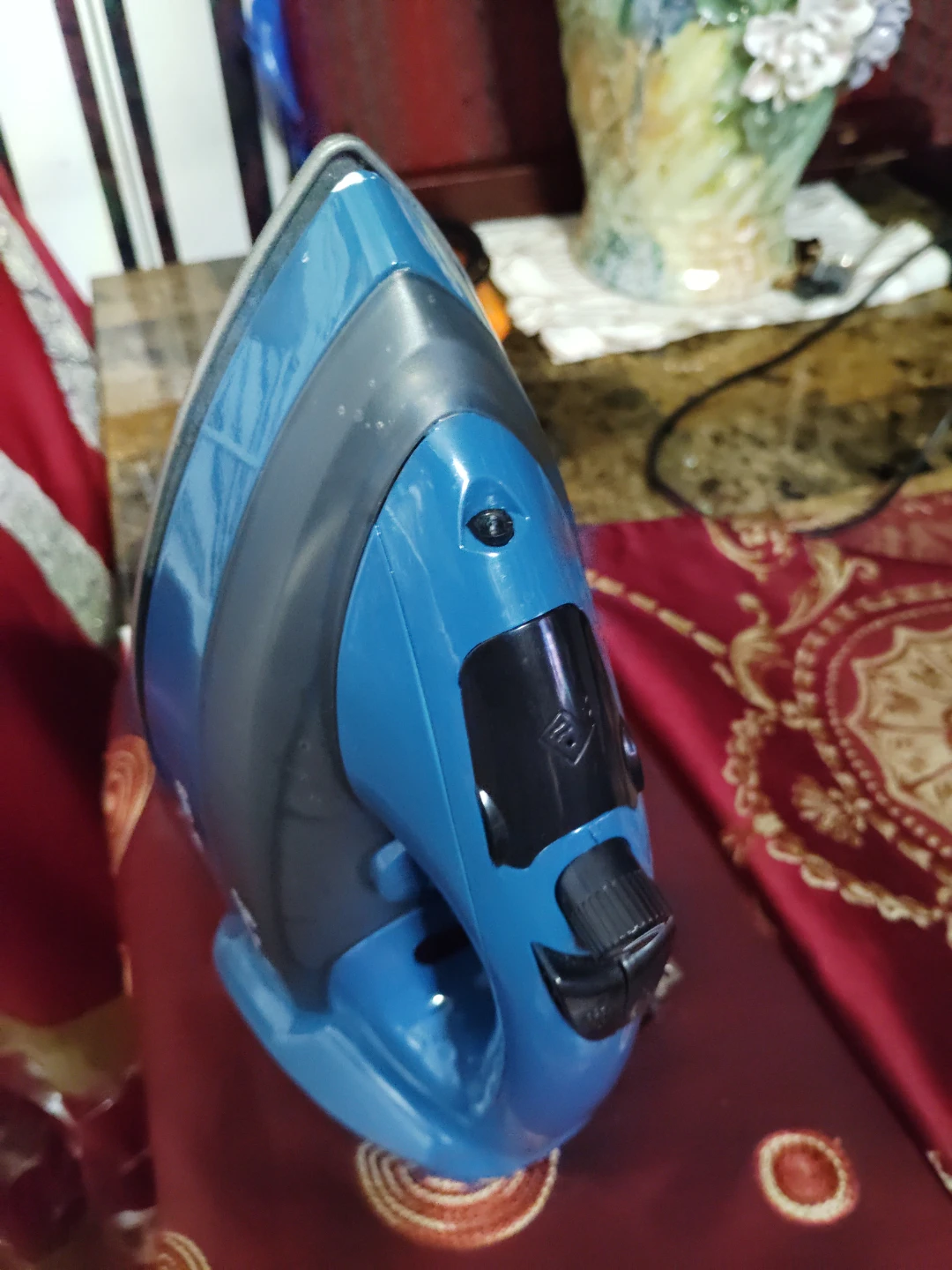 Euro Tap Steam Iron - photo 3