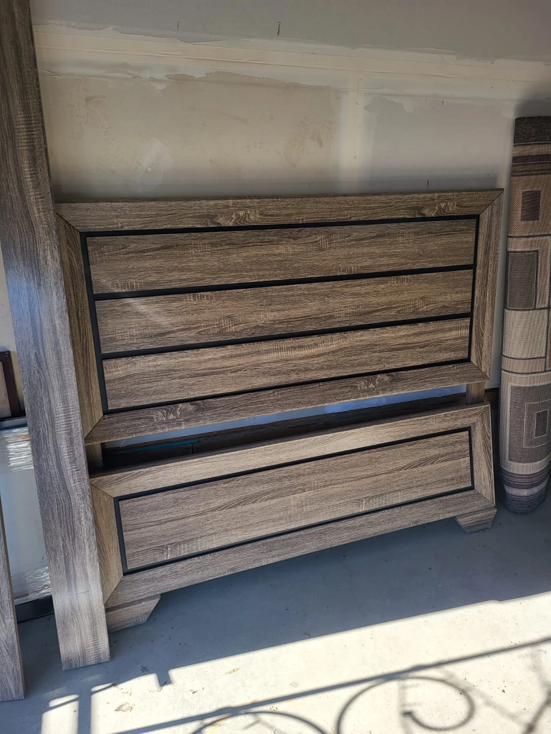 Modern Wood Grain Bed Frame - photo 2