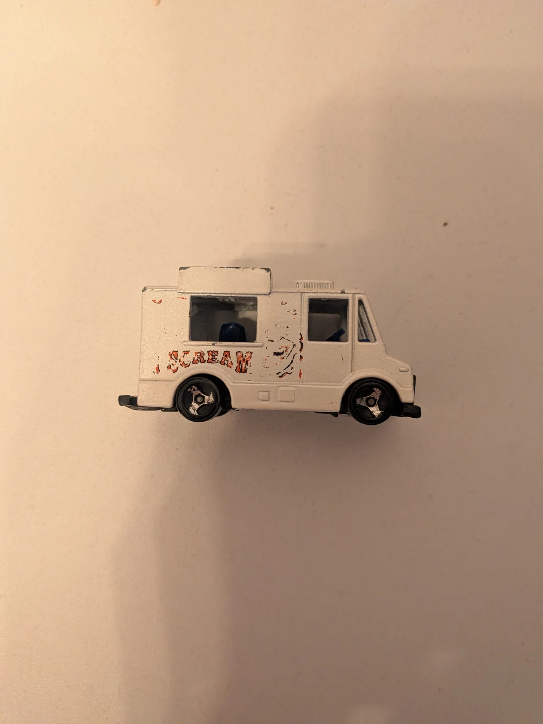 Hot Wheels I Scream Ice Cream Truck - photo 2