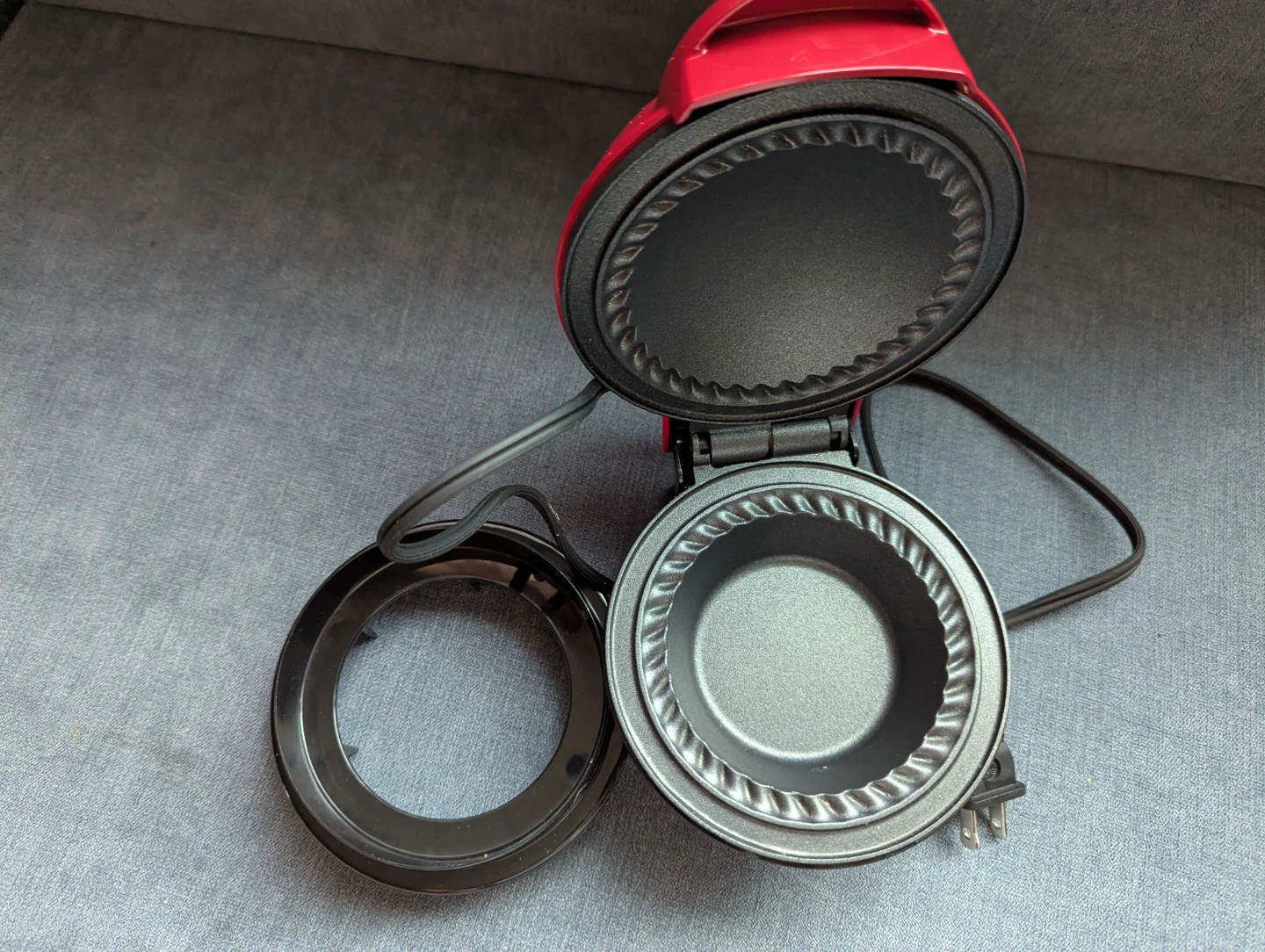 Dash Mini Pie Maker - photo 2
