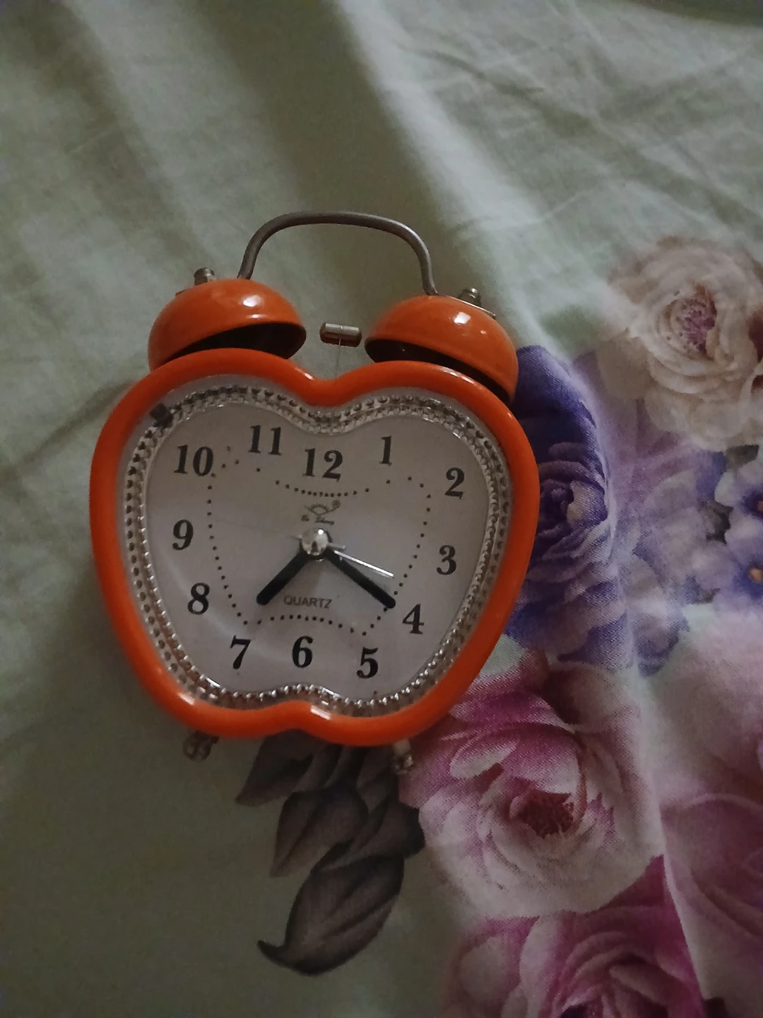 Orange Apple-Shaped Quartz Alarm Clock🏈