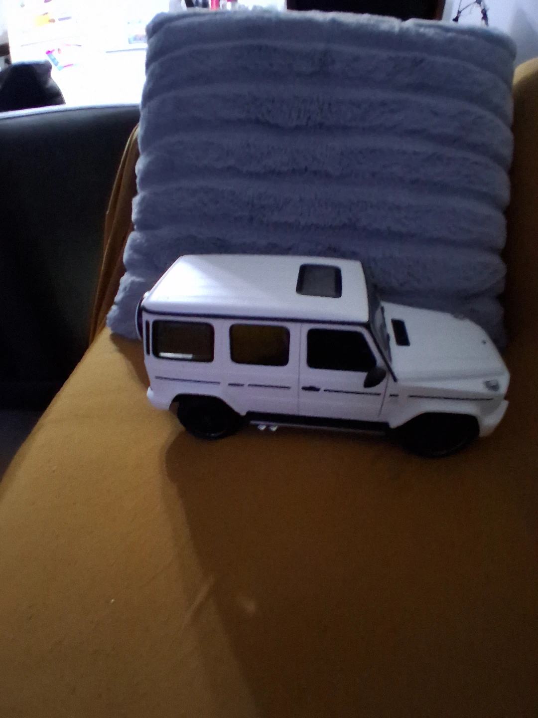 White Mercedes-Benz G-Wagon Toy Vehicle - photo 2
