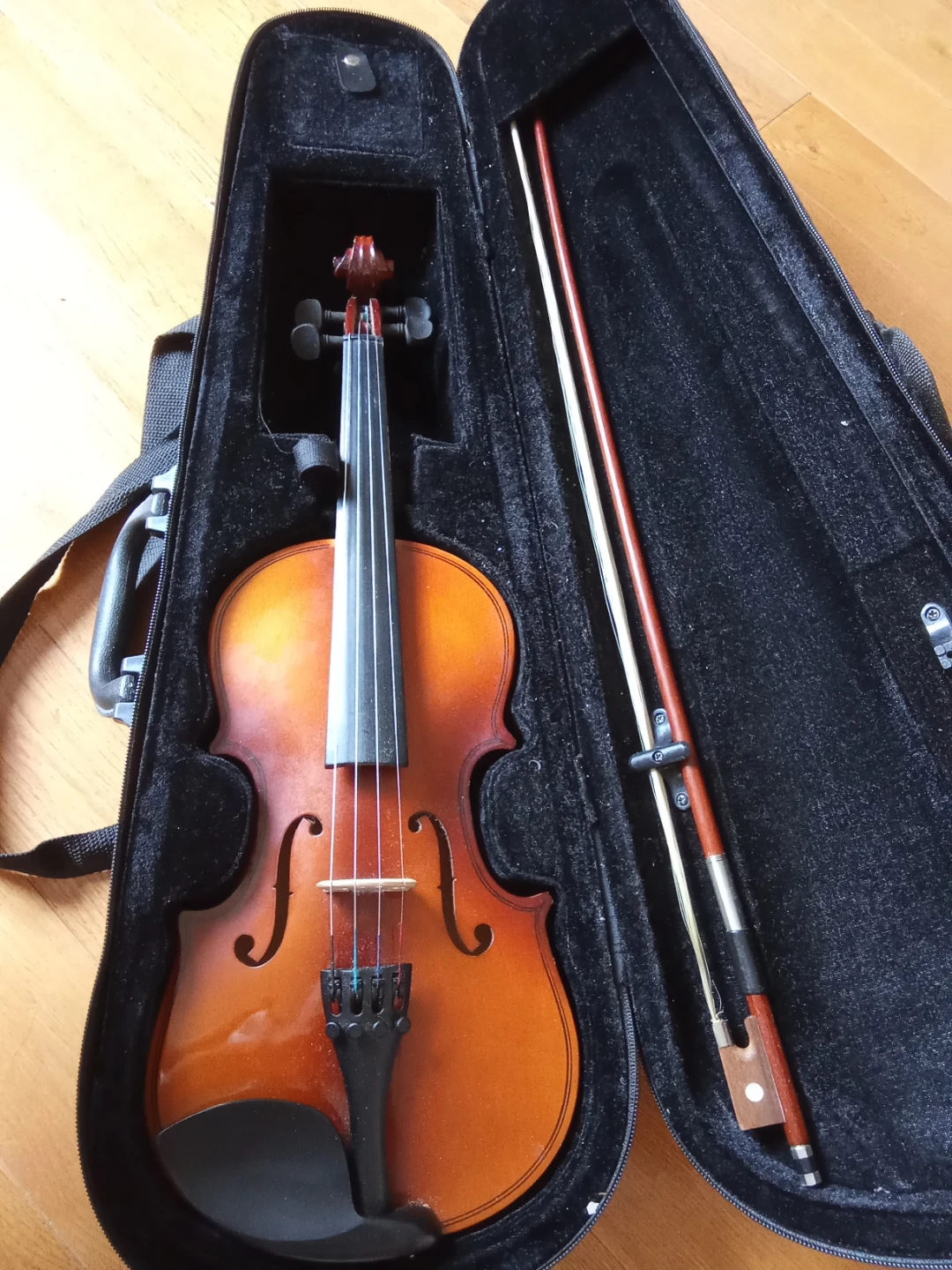 Acoustic Violin with Case and Bow