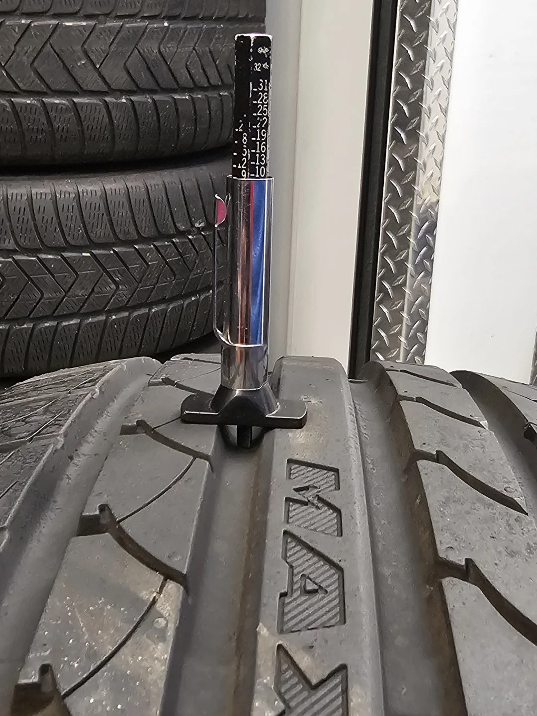 205/55 R17 ALL SEASON TIRES  (2 ONLY) - photo 4