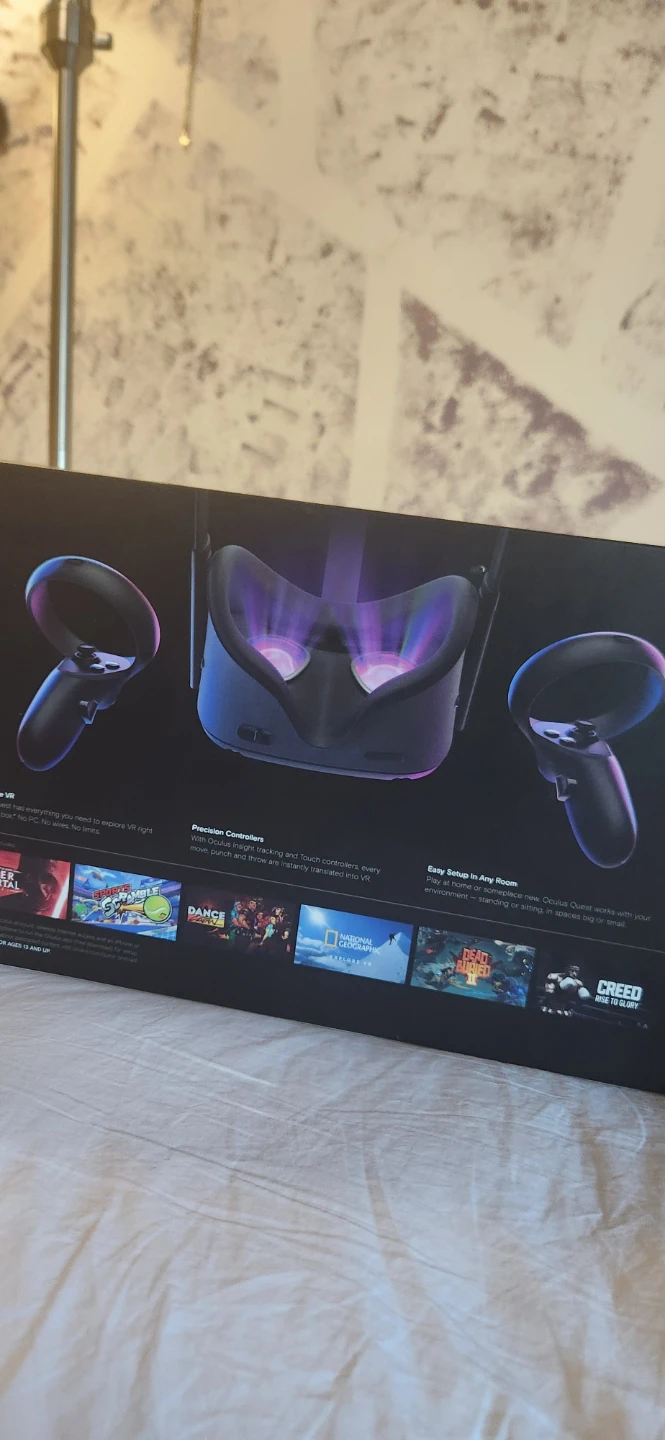 Oculus Quest VR Gaming System
