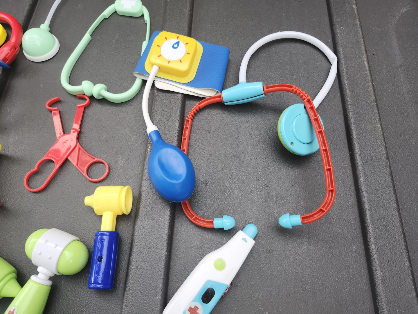 Toy Doctor Kit - 10 Piece Playset - photo 4