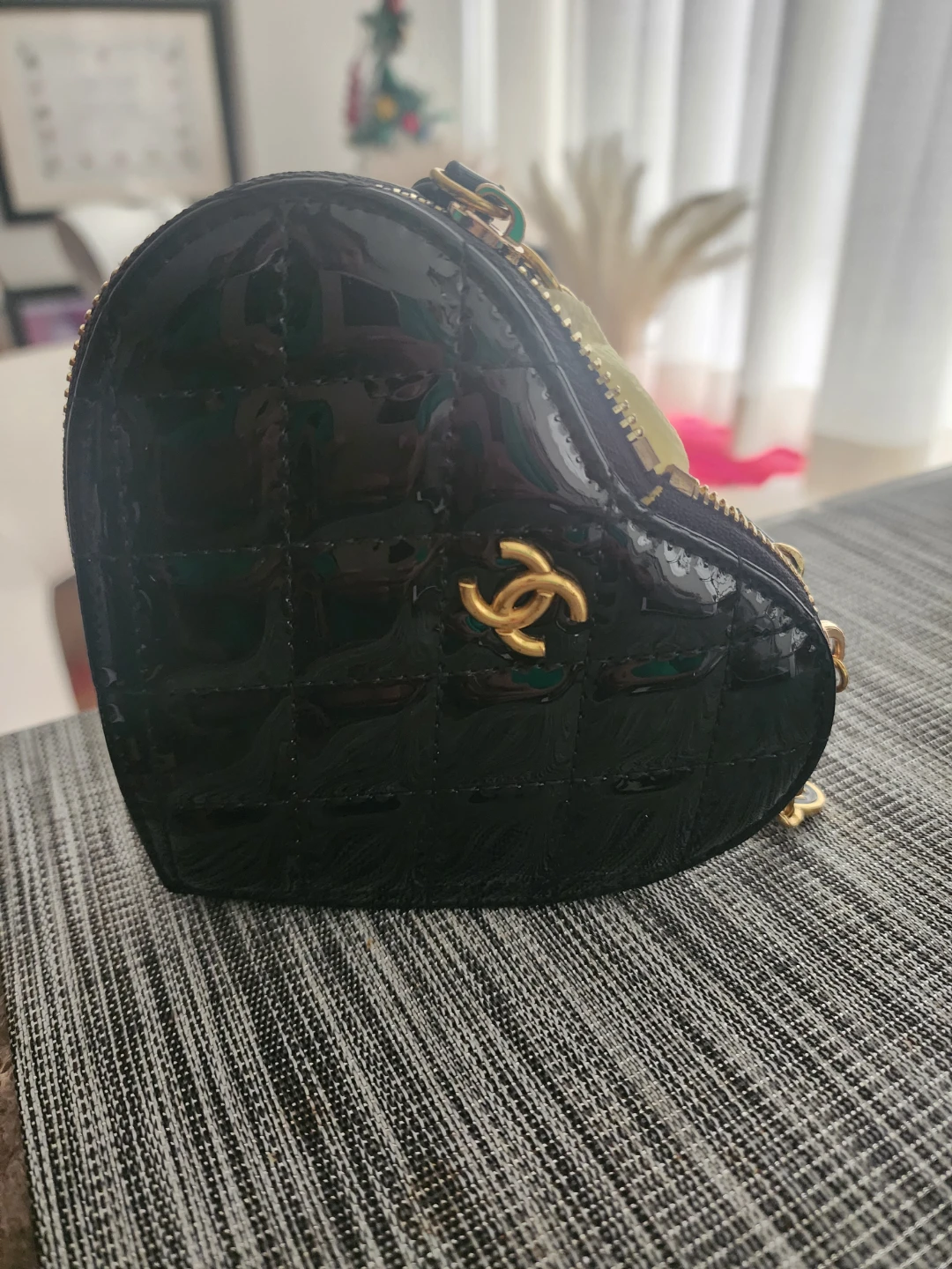 Chanel Quilted Patent Leather Heart Bag - photo 5