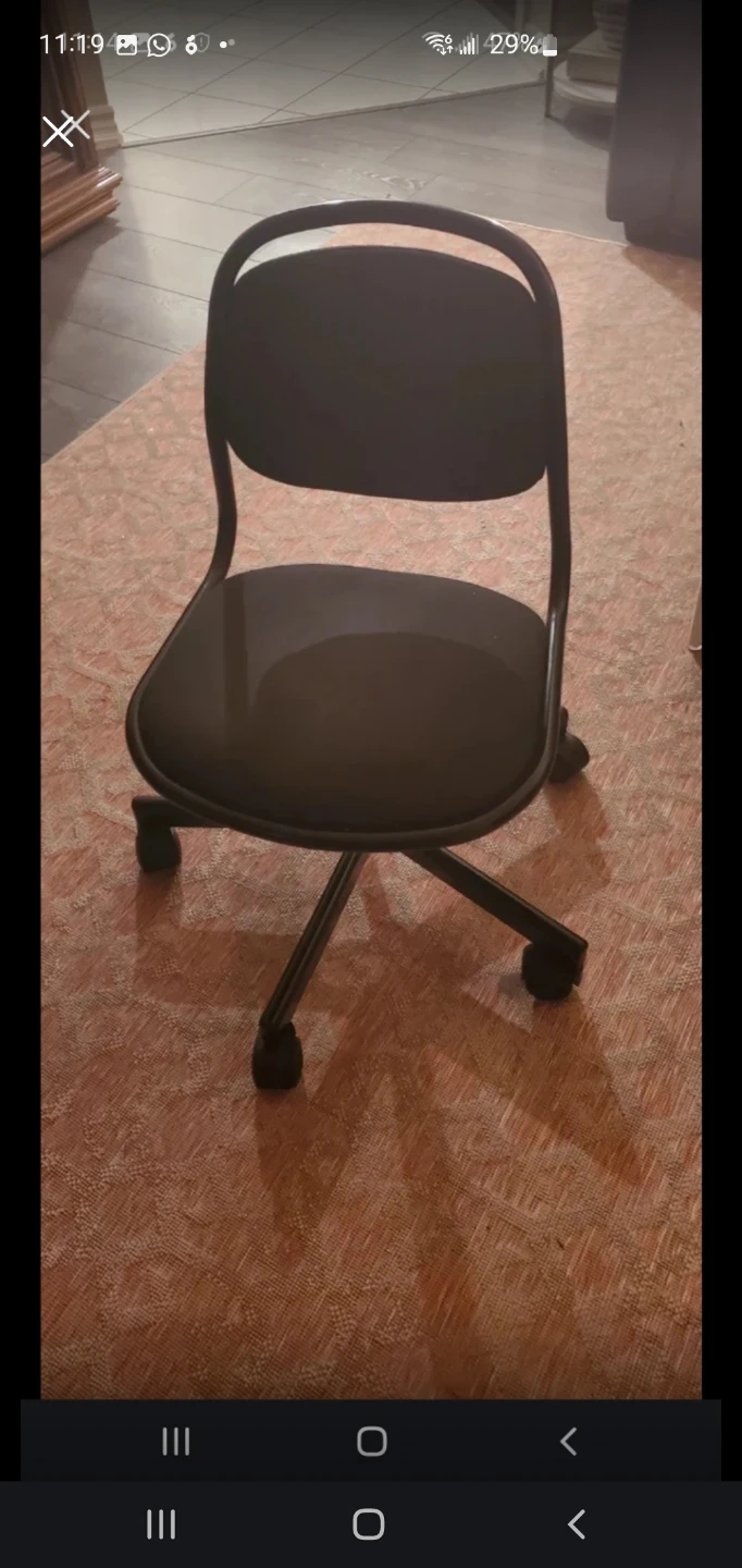 Black rolling office chair🏈🏈🏈