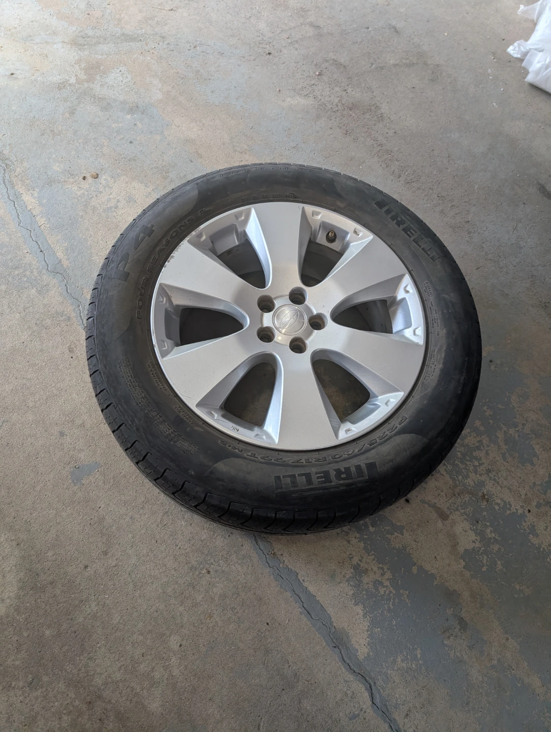 225/60/17 Pirelli P4 four season tire - photo 5