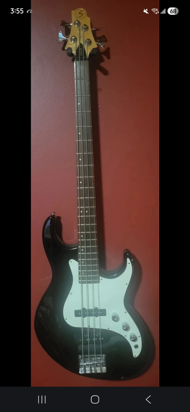 Fairlane 4-String Bass Guitar