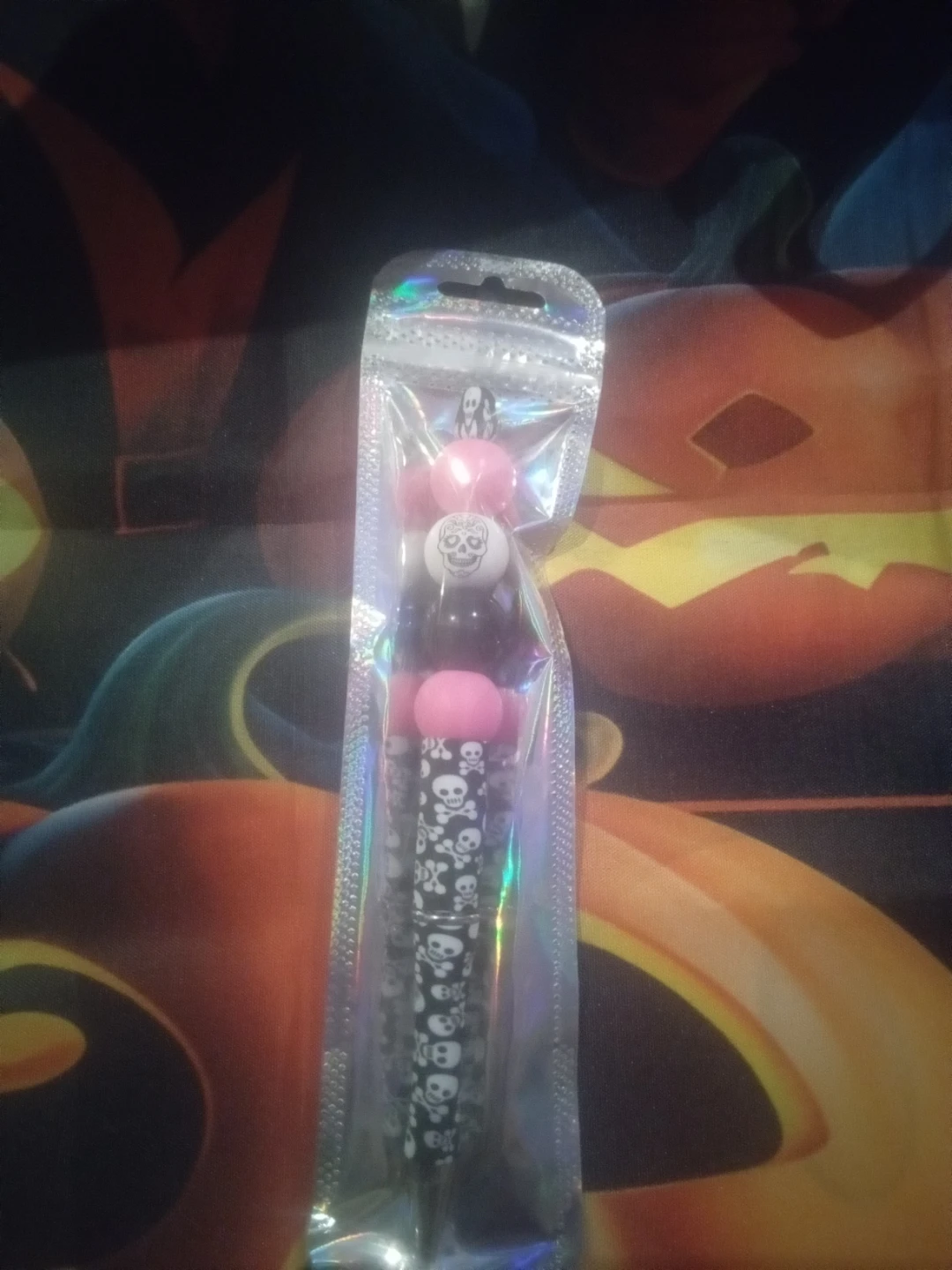 Skull pattern bead pen