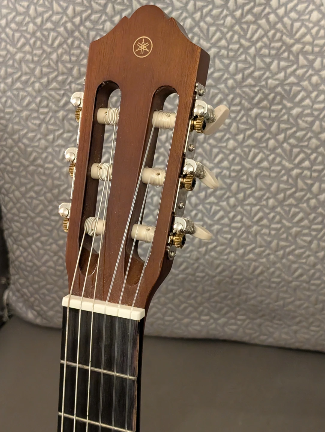 Yamaha C40 Classical Guitar - photo 4