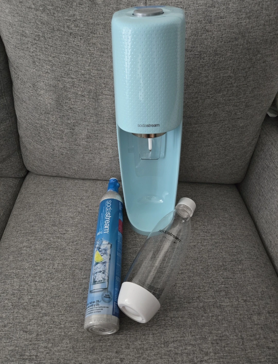 Soda Stream Fizzi Sparkling Water Maker - photo 3