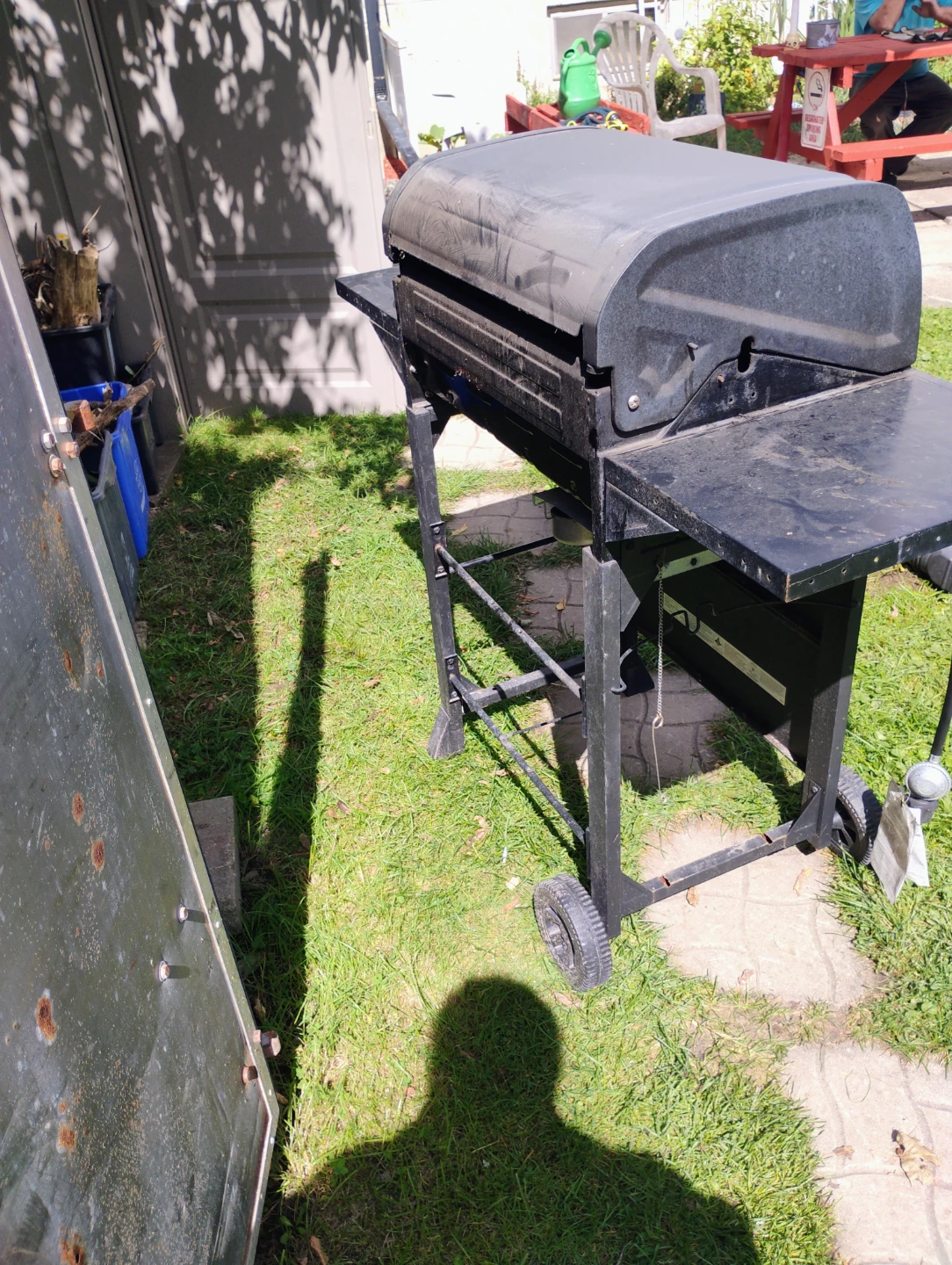 Master Chef 4-Burner Propane BBQ - photo 3