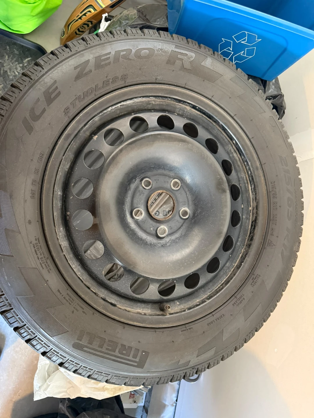 Set of 215/65 R17 Winter Tire with mounted rims - photo 2