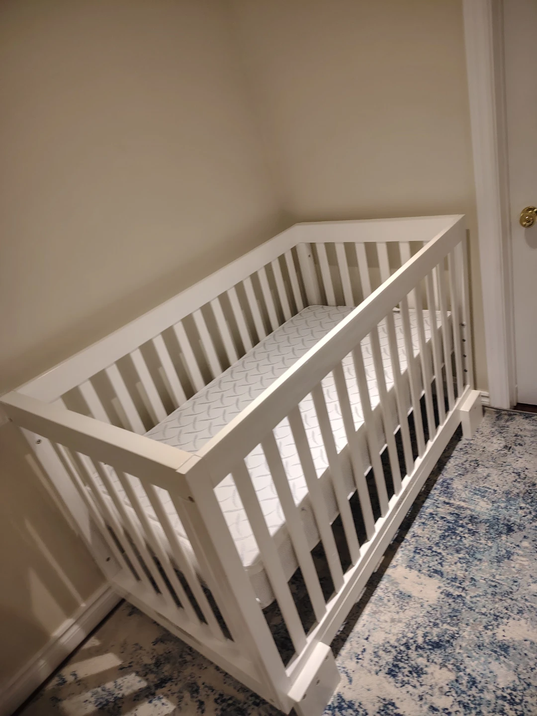 White crib like new