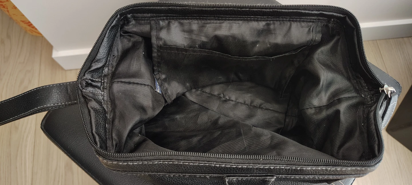 Tommy Hilfiger Black Toiletry Bag - photo 3