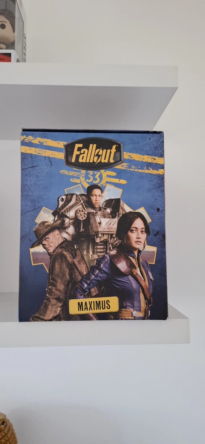 FALLOUT MAXIMUS STATUE - photo 4